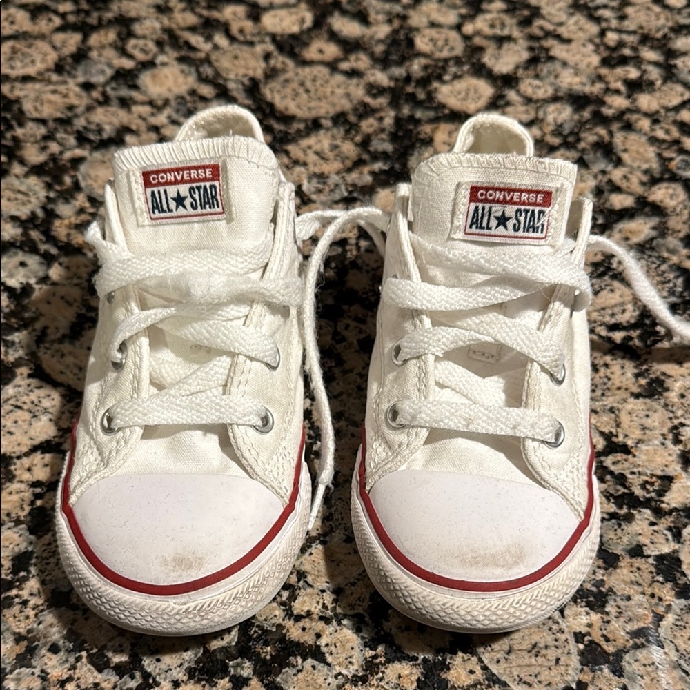 Converse White Chuck Taylor Sneakers Classic Canvas Low-Top